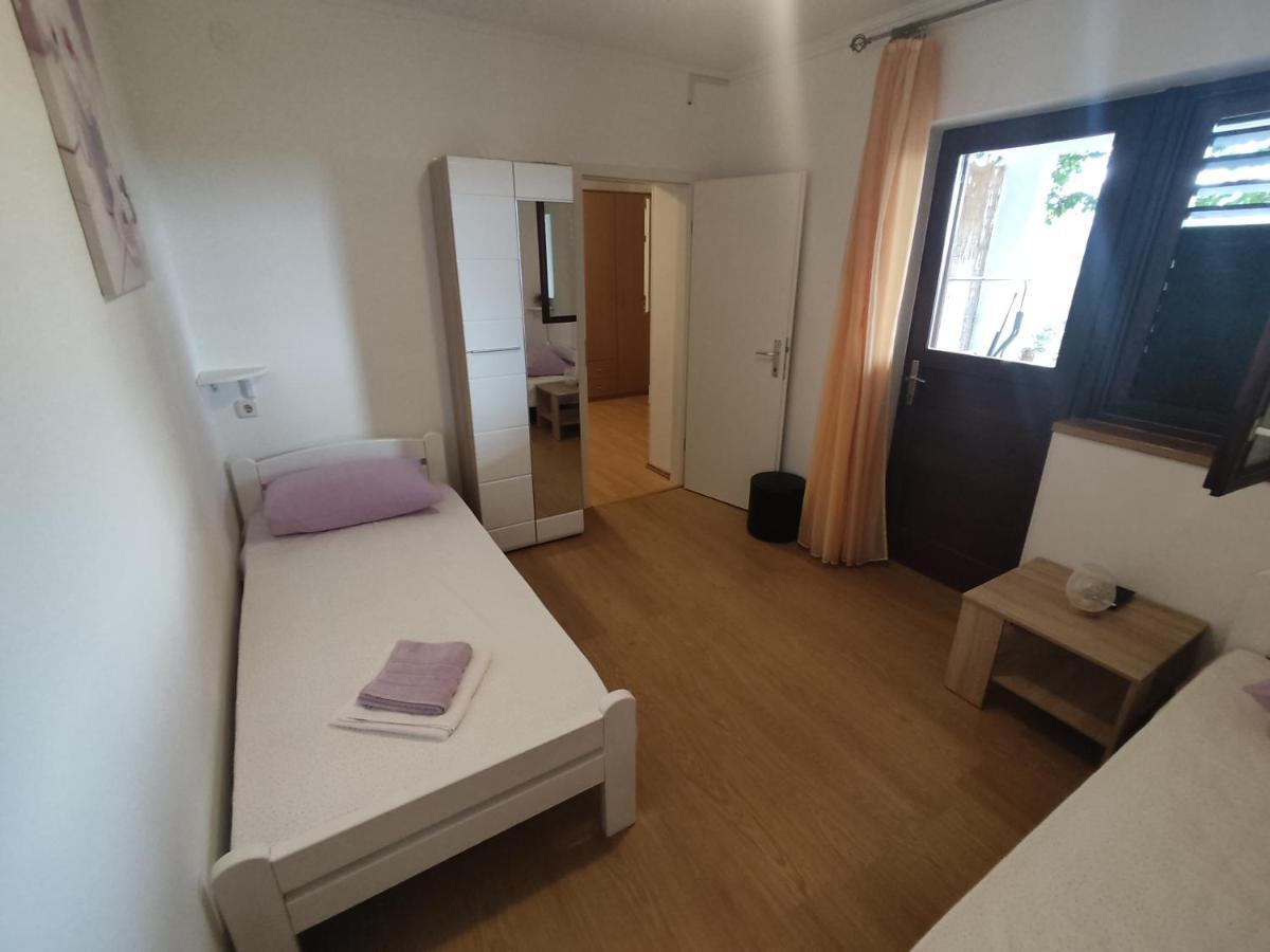 Apartment Nakic Vrpolje Eksteriør billede