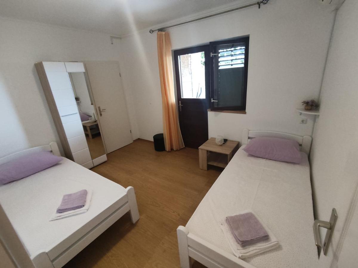 Apartment Nakic Vrpolje Eksteriør billede