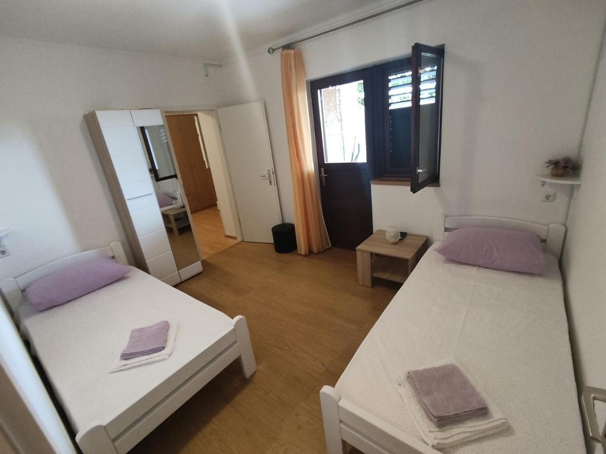 Apartment Nakic Vrpolje Eksteriør billede
