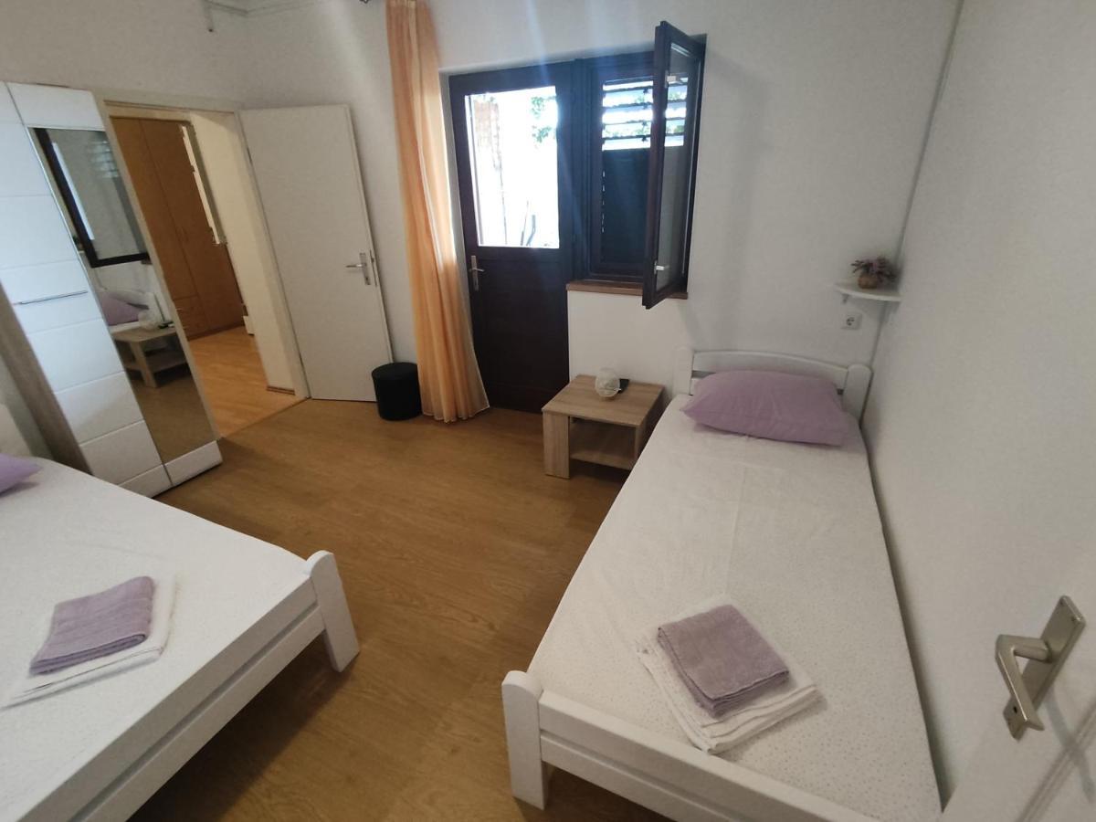 Apartment Nakic Vrpolje Eksteriør billede