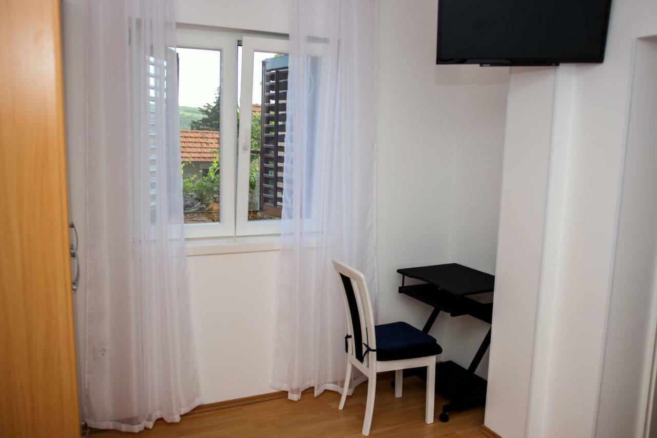 Apartment Nakic Vrpolje Eksteriør billede